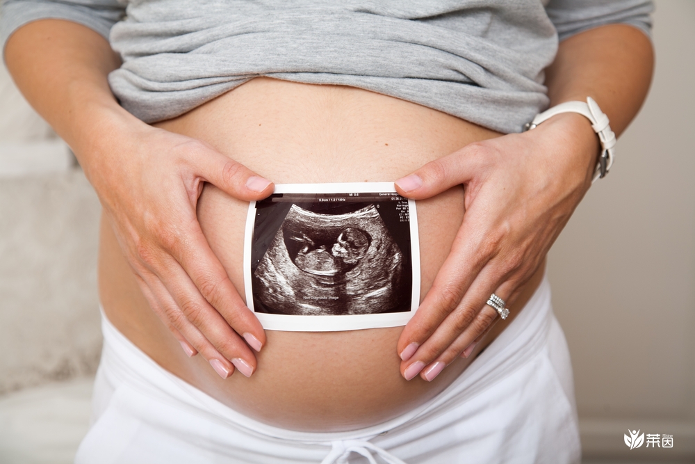 什么是怀孕头三个月破羊水？原因、症状该如何区分它们