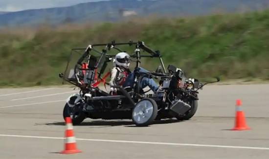 法国推出脚蹬电动三轮车 车速可达120km/h能上高速