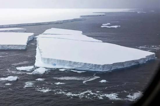 全球最大冰山正在加速解体 预计或撑不过11月底