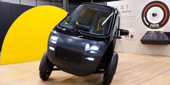 法国推出脚蹬电动三轮车 车速可达120km/h能上高速