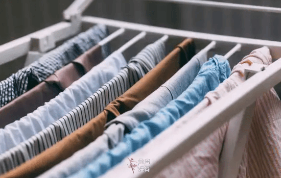 男子晾衣被衣架卡住窒息 法医：比被陨石击中还罕见