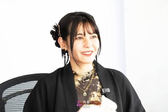 《羊蹄山》性感美女演员：饰演女主是我一生的荣耀