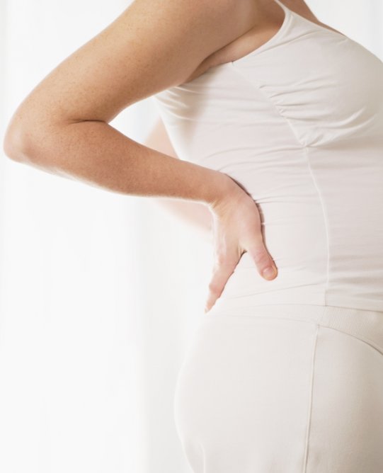 怀孕期间背痛可以通过改变生活习惯来预防吗？孕妇注意须知八件事