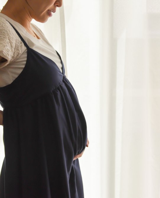 如何应对孕期后三个月的背痛？练习/物品/按摩等的总结